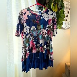 Medium Floral Shirt Sleeve Blouse